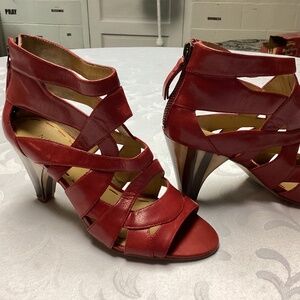 Nine West Leather Open Toe Heels LOOK AT THESE HEELS. STUNNING UNIQUE💃💃💃‼️‼️‼